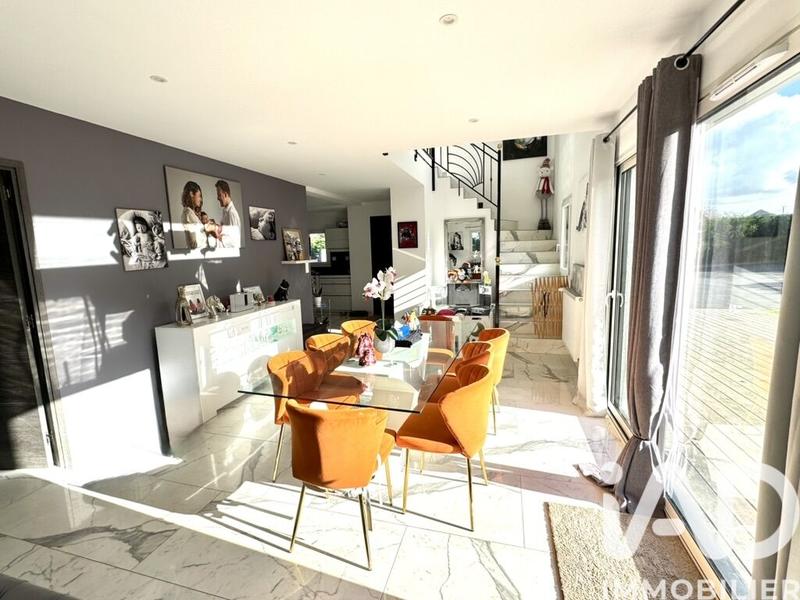 Maison - 122 m² - 6 pièces