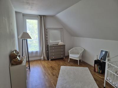 Maison - 215 m² - 8 pièces