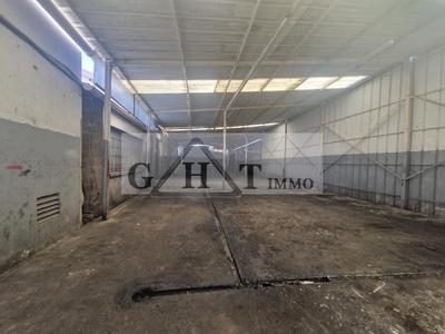 Entrepôt - 700 m²