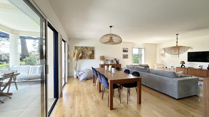 Appartement - 192 m² - 6 pièces