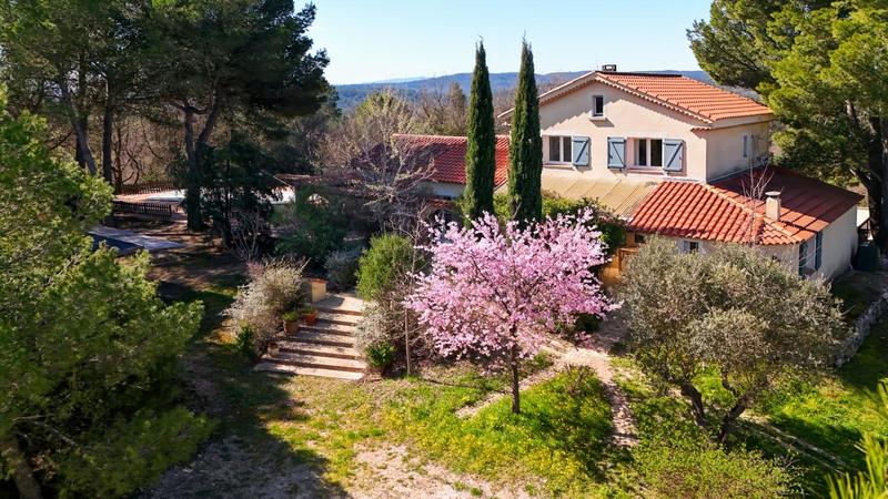 Villa - 172 m² - 5 pièces