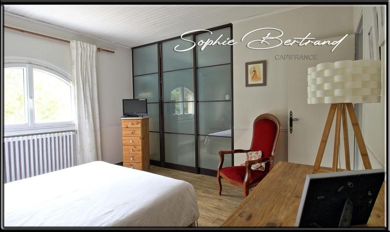 Maison - 236 m² - 9 pièces