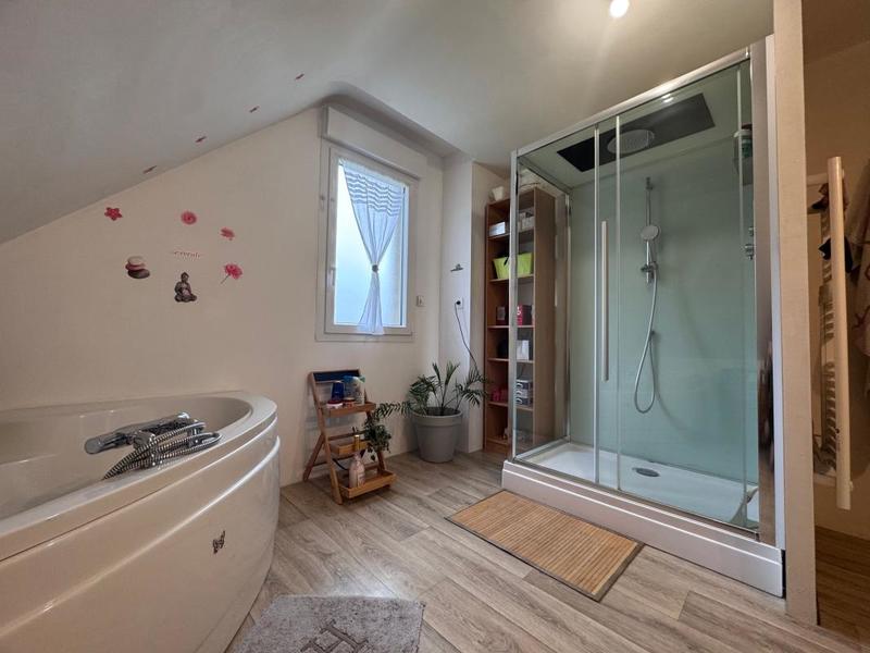 Maison - 146 m² - 7 pièces