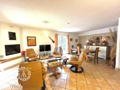 Maison - 197 m² - 5 pièces