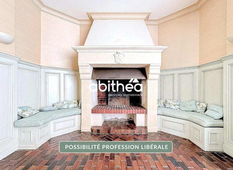 Maison - 328 m² - 10 pièces