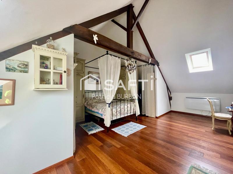 Maison - 234 m² - 8 pièces