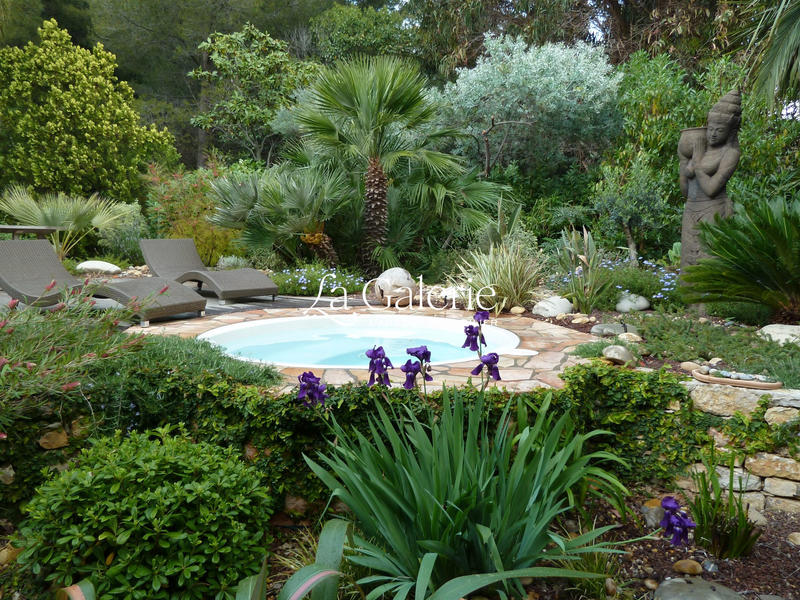 Villa - 360 m² - 9 pièces