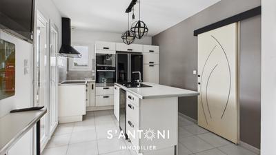 Maison - 122 m² - 4 pièces