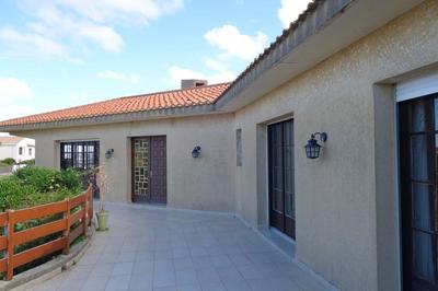 Villa - 268 m² - 6 pièces