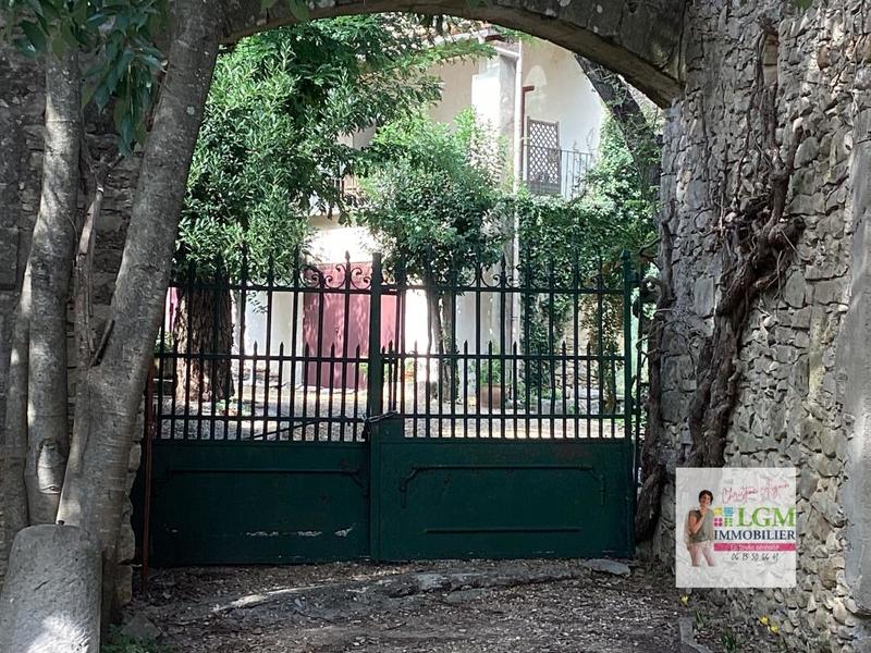 Mas - 255 m² - 7 pièces