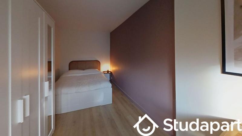 Chambre - 77 m² - 1 pièce