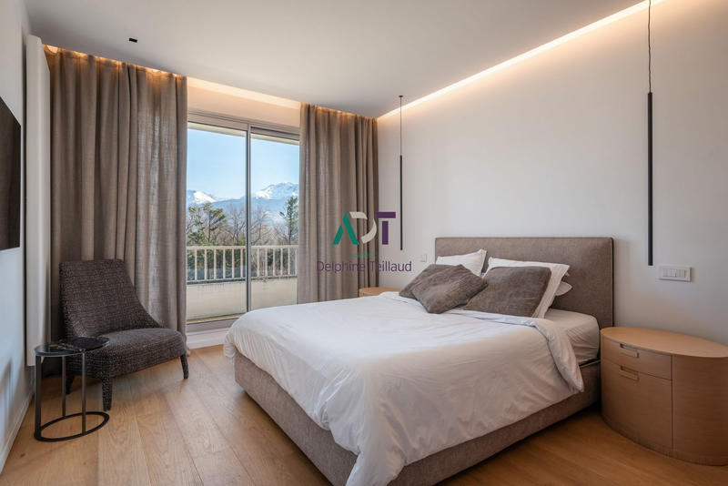 Appartement - 141 m² - 5 pièces