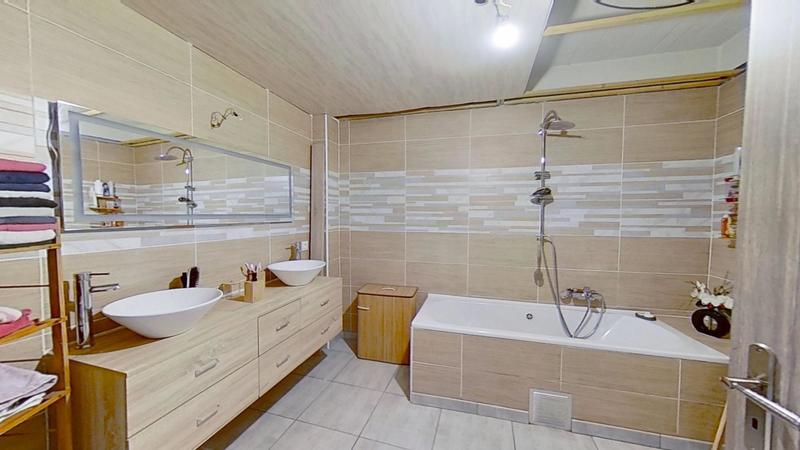 Maison de village - 174 m² - 9 pièces