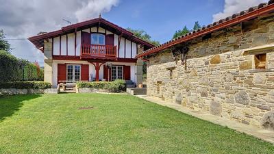 Maison traditionnelle - 160 m² - 5 pièces