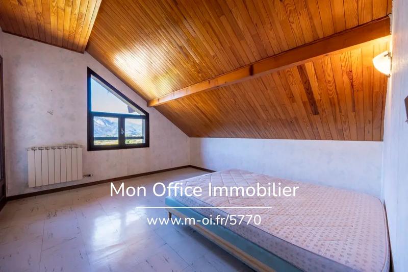 Maison - 210 m² - 7 pièces