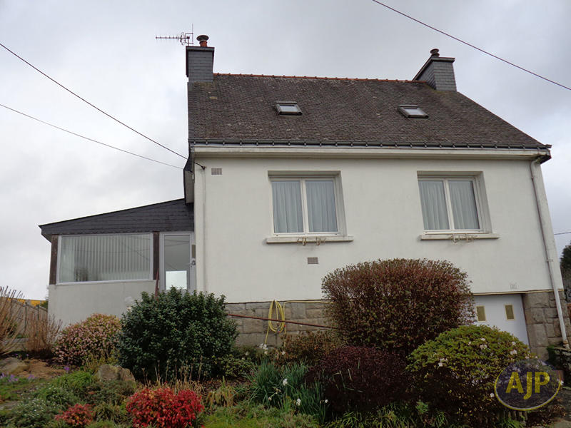 Maison - 93 m² - 5 pièces