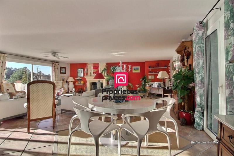 Maison - 225 m² - 7 pièces