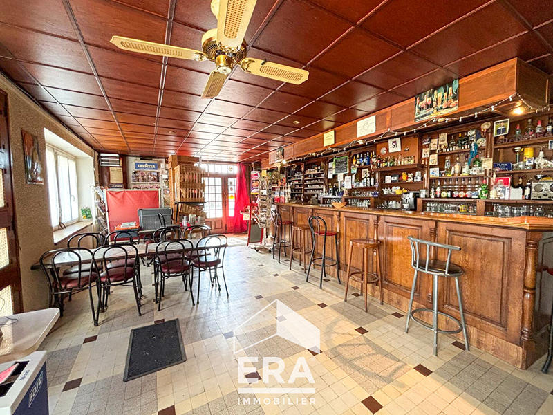 Maison - 285 m² - 10 pièces