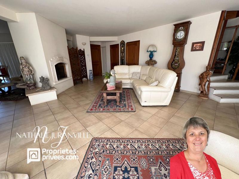 Demeure - 280 m² - 6 pièces