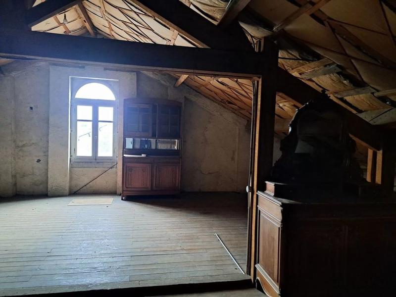 Maison - 230 m² - 8 pièces