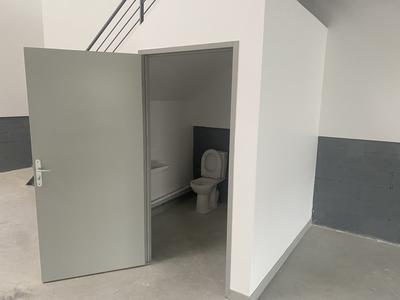 Local d'activités - 261 m²