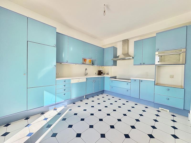 Villa - 200 m² - 8 pièces