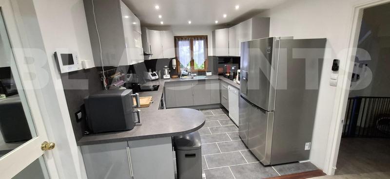 Maison contemporaine - 174 m² - 7 pièces