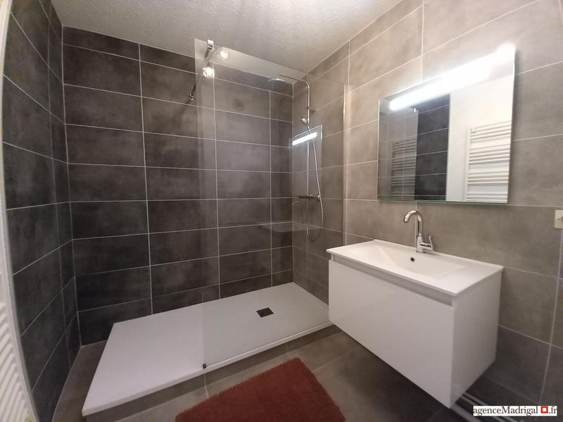 Appartement - 81 m² - 3 pièces