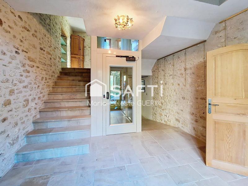 Maison - 340 m² - 11 pièces