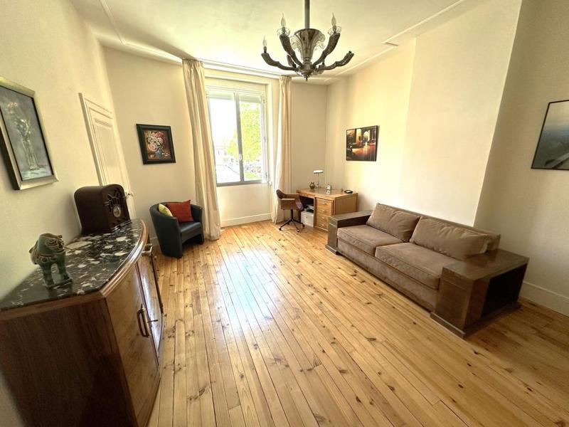 Maison - 424 m² - 13 pièces