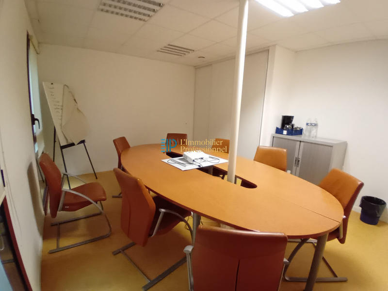 Bureau - 764 m² - 19 pièces