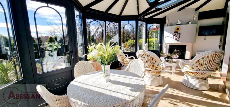 Maison - 201 m² - 5 pièces