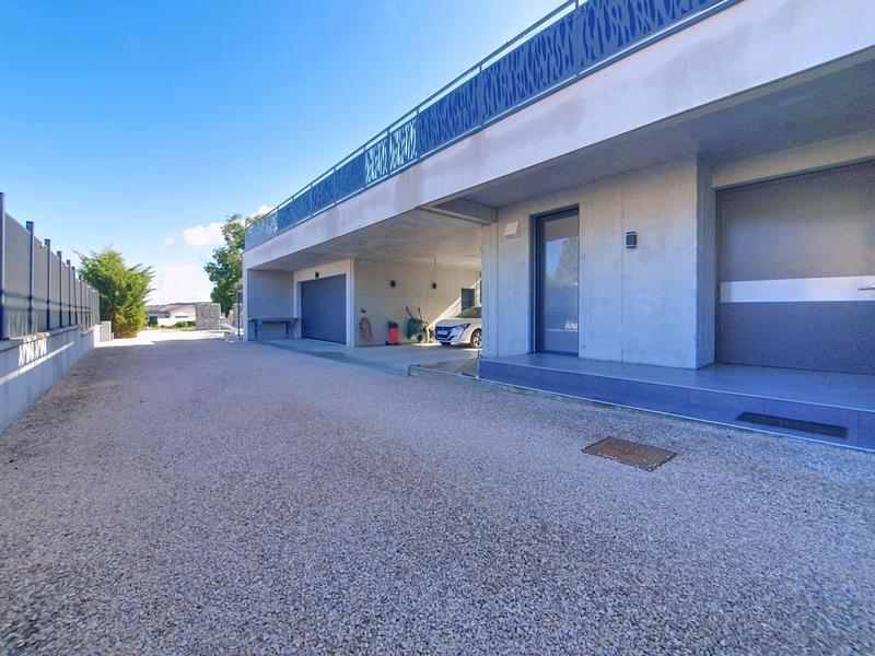 Maison - 169 m² - 5 pièces