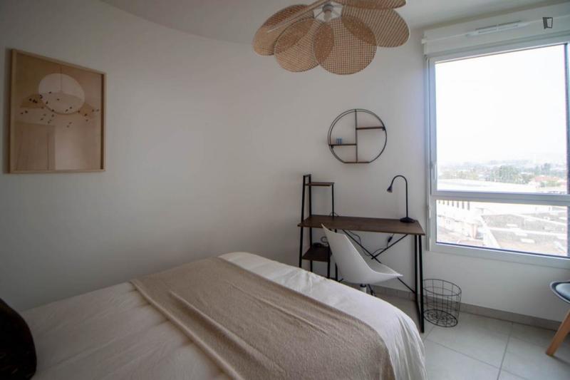 Chambre - 10 m² - 5 pièces