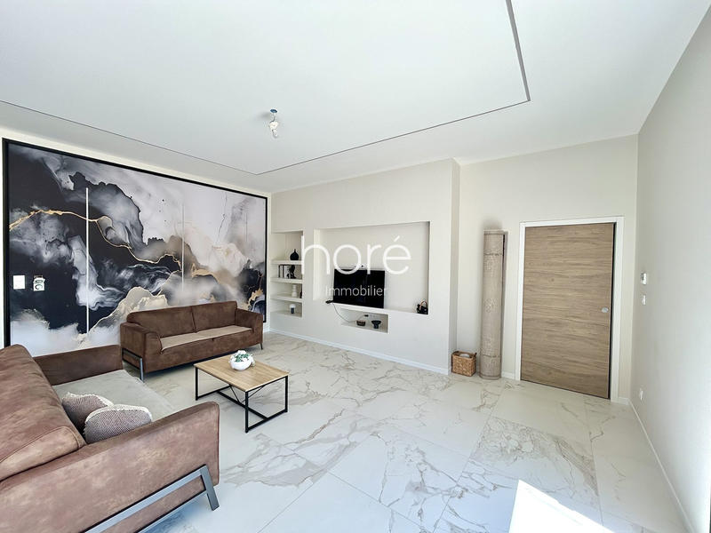 Maison - 213 m² - 6 pièces