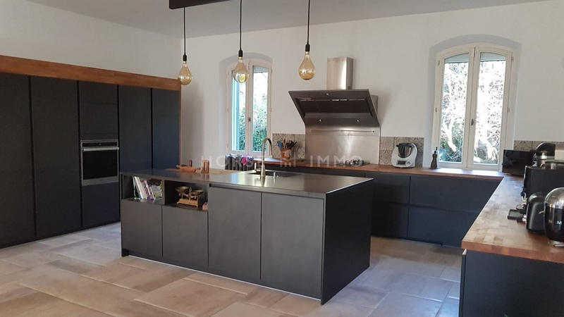 Bastide - 800 m² - 12 pièces