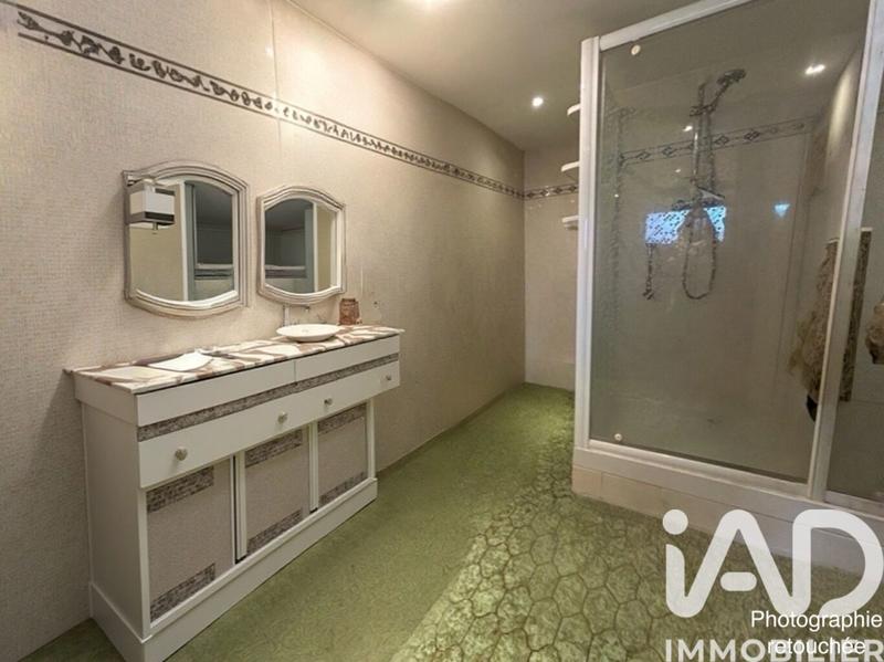 Maison - 99 m² - 9 pièces