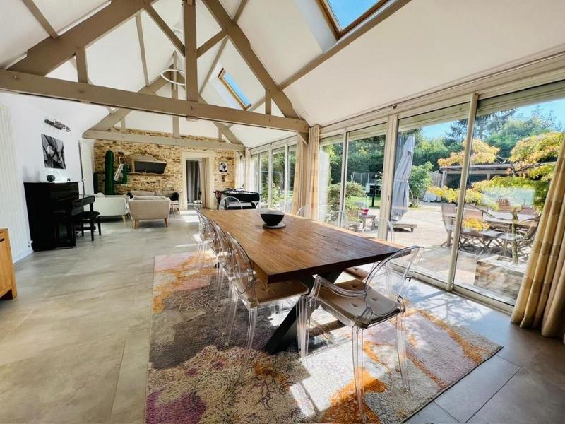 Maison - 300 m² - 7 pièces