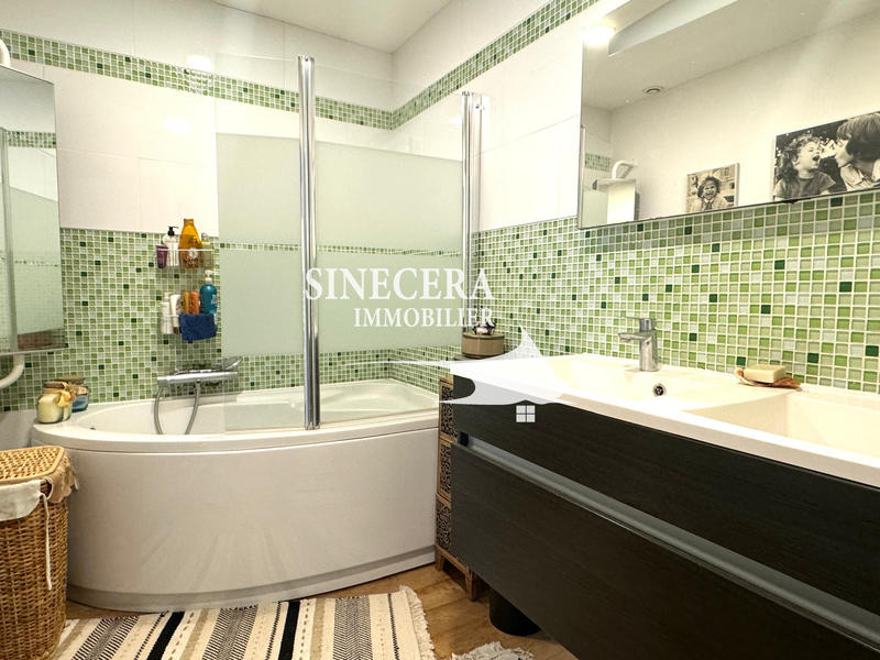 Maison - 181 m² - 6 pièces