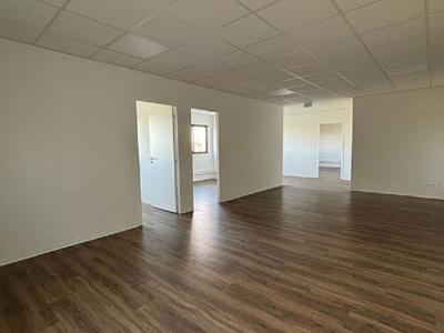 Local commercial - 104 m² - 1 pièce