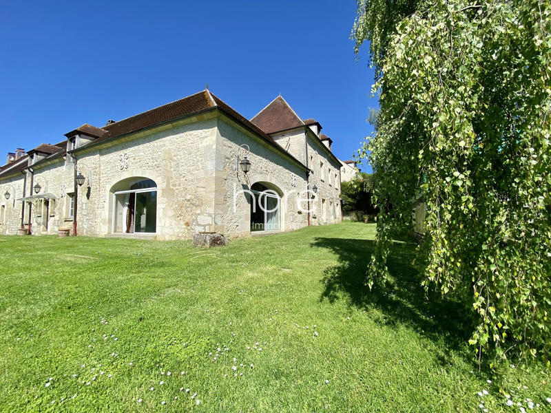 Maison - 300 m² - 10 pièces