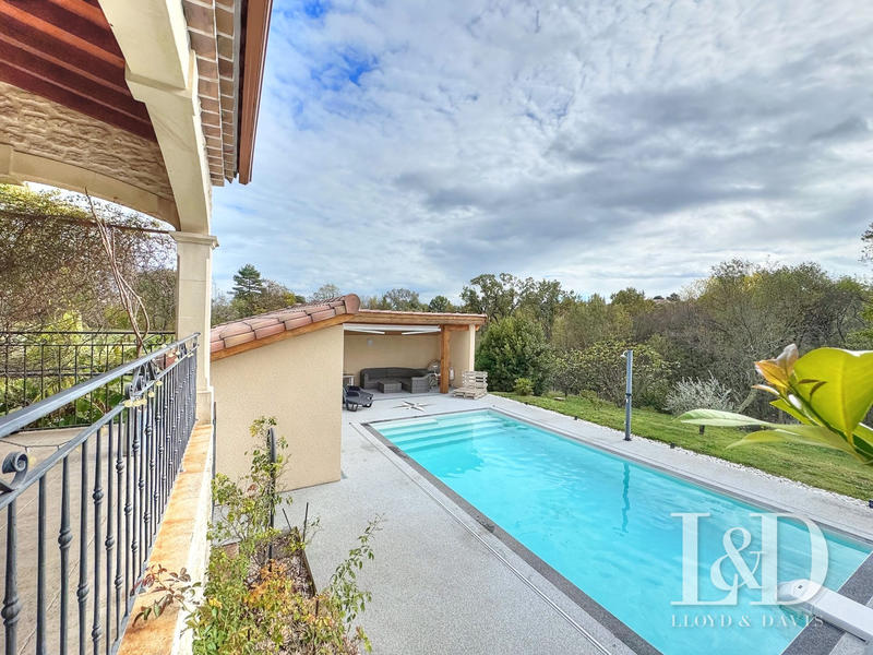 Maison - 175 m² - 6 pièces