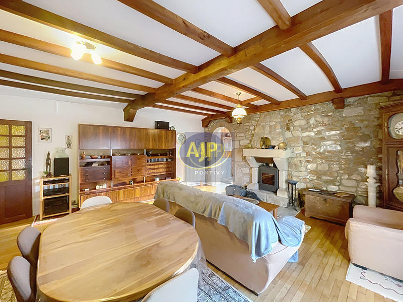 Maison - 94 m² - 5 pièces