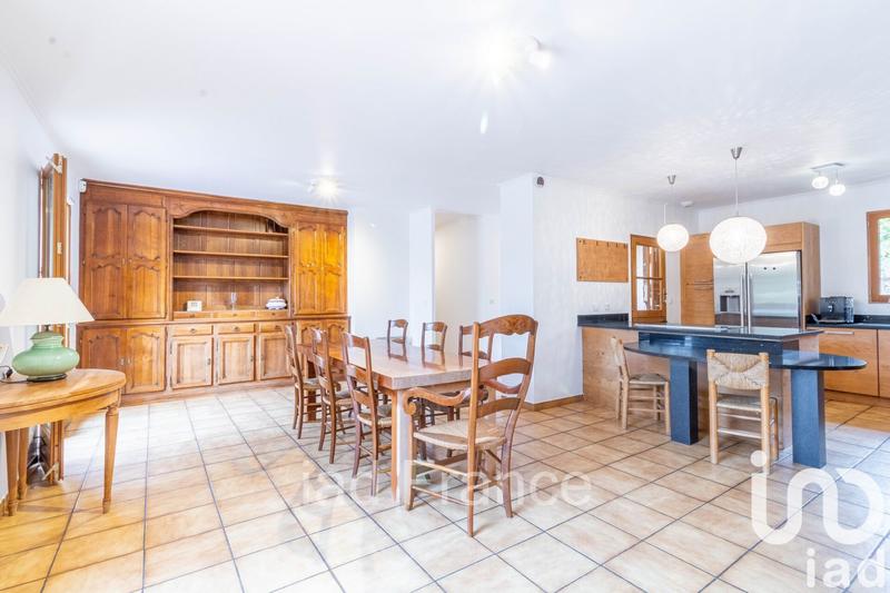 Maison - 192 m² - 8 pièces