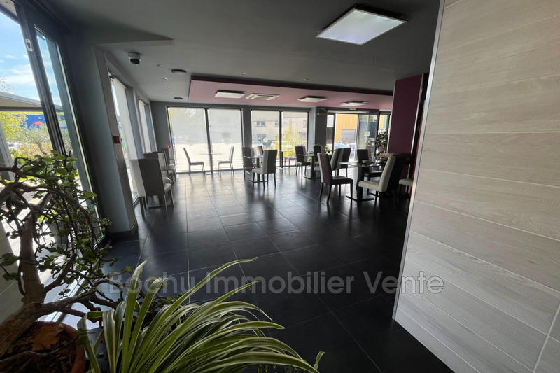 Fonds de commerce - Magasins - 220 m²