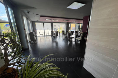 Fonds de commerce - Magasins - 220 m²