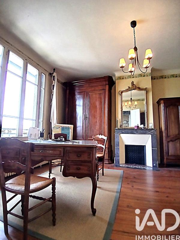 Maison - 211 m² - 8 pièces