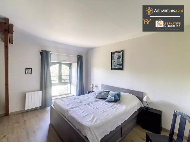 Maison - 979 m² - 26 pièces