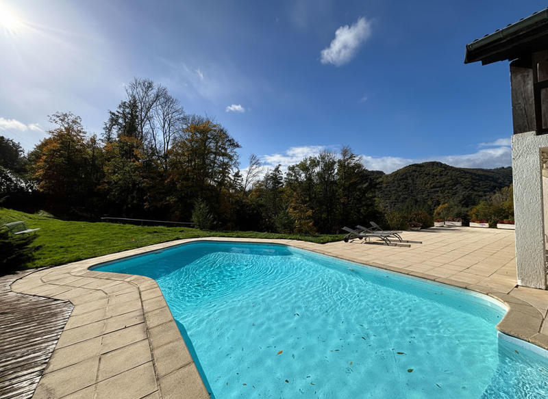 Maison - 200 m² - 5 pièces