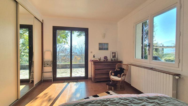 Maison - 254 m² - 6 pièces